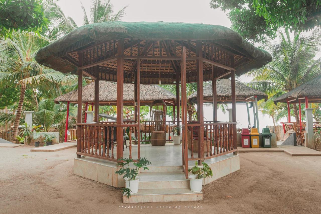 Shenanigans Glamping Resort Zamboanguita  Εξωτερικό φωτογραφία